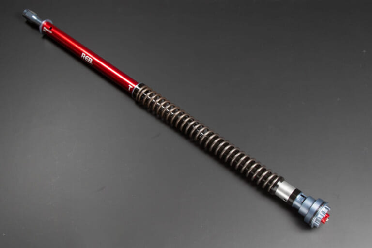 YSS Z900RS用 フロントフォーク オープンカートリッジキット|充実した調整機構の追加でハンドリングが安定。YSS SUSPENSIONの選べるフロントサスたち!