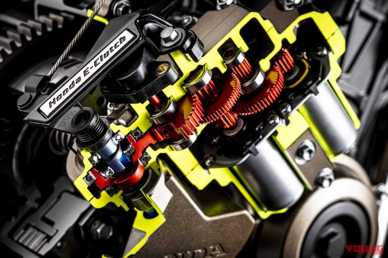 ホンダ|新型CB400|【SCOOP特別編】ホンダ新型CB400は…こうなる!! プロがその姿を大胆予想〈②エンジン&車体編〉