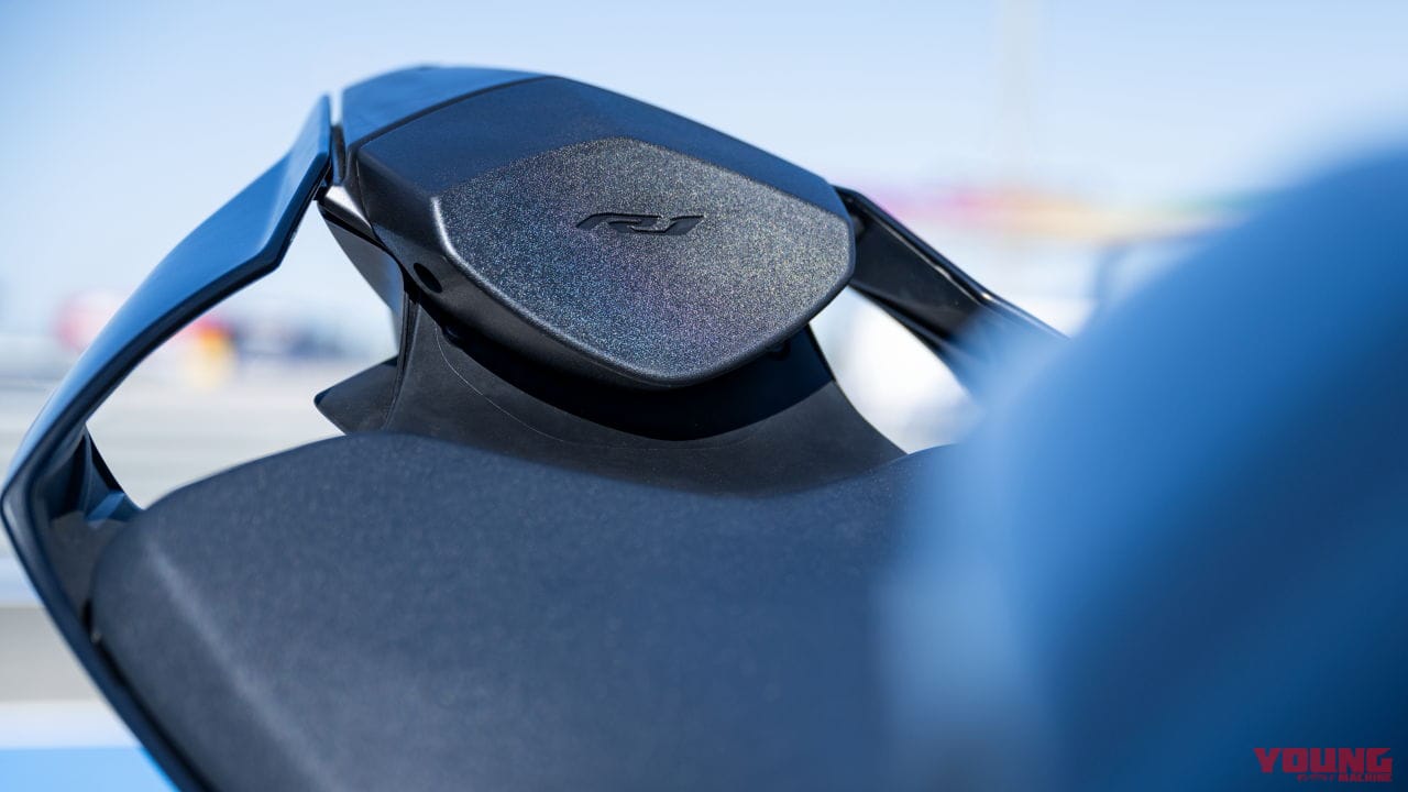 ヤマハ|YZF-R1|欧州仕様|レースベース|2025年モデル|ヤマハから羽根つきアールワン登場! レースベース車と上級仕様のGYTRがあり、性能向上のオプションパーツも多数【欧州】