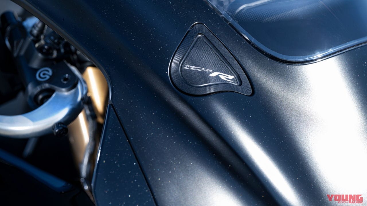 ヤマハ|YZF-R1|欧州仕様|レースベース|2025年モデル|ヤマハから羽根つきアールワン登場! レースベース車と上級仕様のGYTRがあり、性能向上のオプションパーツも多数【欧州】
