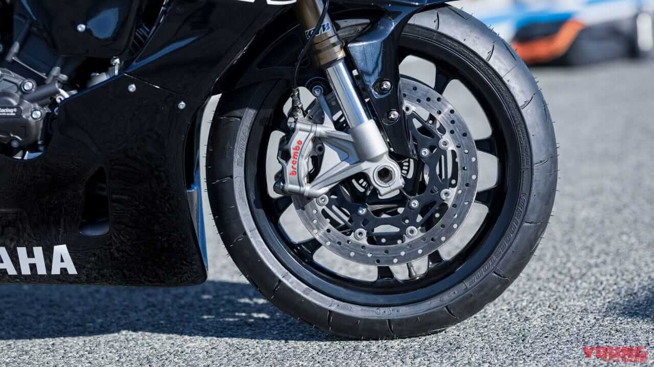 ヤマハ|YZF-R1|欧州仕様|GYTR|2025年モデル|ヤマハから羽根つきアールワン登場! レースベース車と上級仕様のGYTRがあり、性能向上のオプションパーツも多数【欧州】
