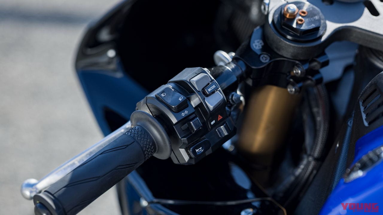 ヤマハ|YZF-R1|欧州仕様|GYTR|2025年モデル|ヤマハから羽根つきアールワン登場! レースベース車と上級仕様のGYTRがあり、性能向上のオプションパーツも多数【欧州】