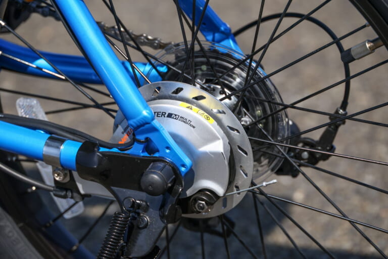 スズキ|イーポ|【速報】原動機付自転車、令和に新生!! スズキ「e-PO」はシンプルさと便利さを突き詰めた新しい電動モペッドだった【試乗インプレッション】