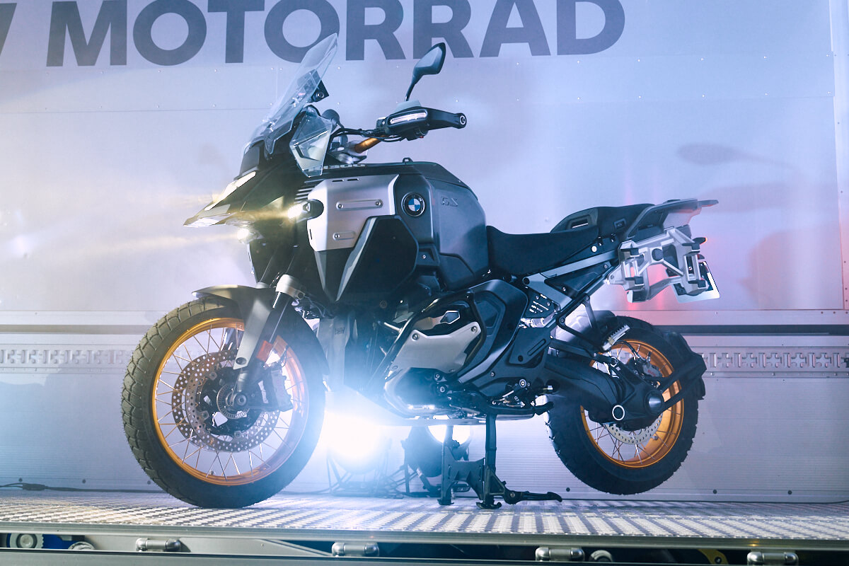 BMW R1300GS Adventure｜【速報】新型R1300GSアドベンチャーが国内初公開! BMW MOTORRAD DAYS JAPAN 2024の熱気とともにレポート!!
