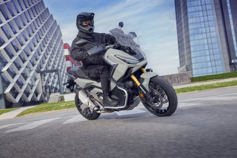 ホンダ|X-ADV|欧州仕様|2025年モデル|ホンダ新型「X-ADV」登場! 新しい外観、改良したDCT、クルーズコントロールなどを新採用【欧州】