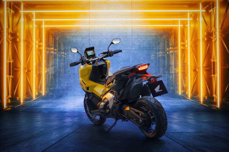 ホンダ|X-ADV|欧州仕様|2025年モデル|ホンダ新型「X-ADV」登場! 新しい外観、改良したDCT、クルーズコントロールなどを新採用【欧州】