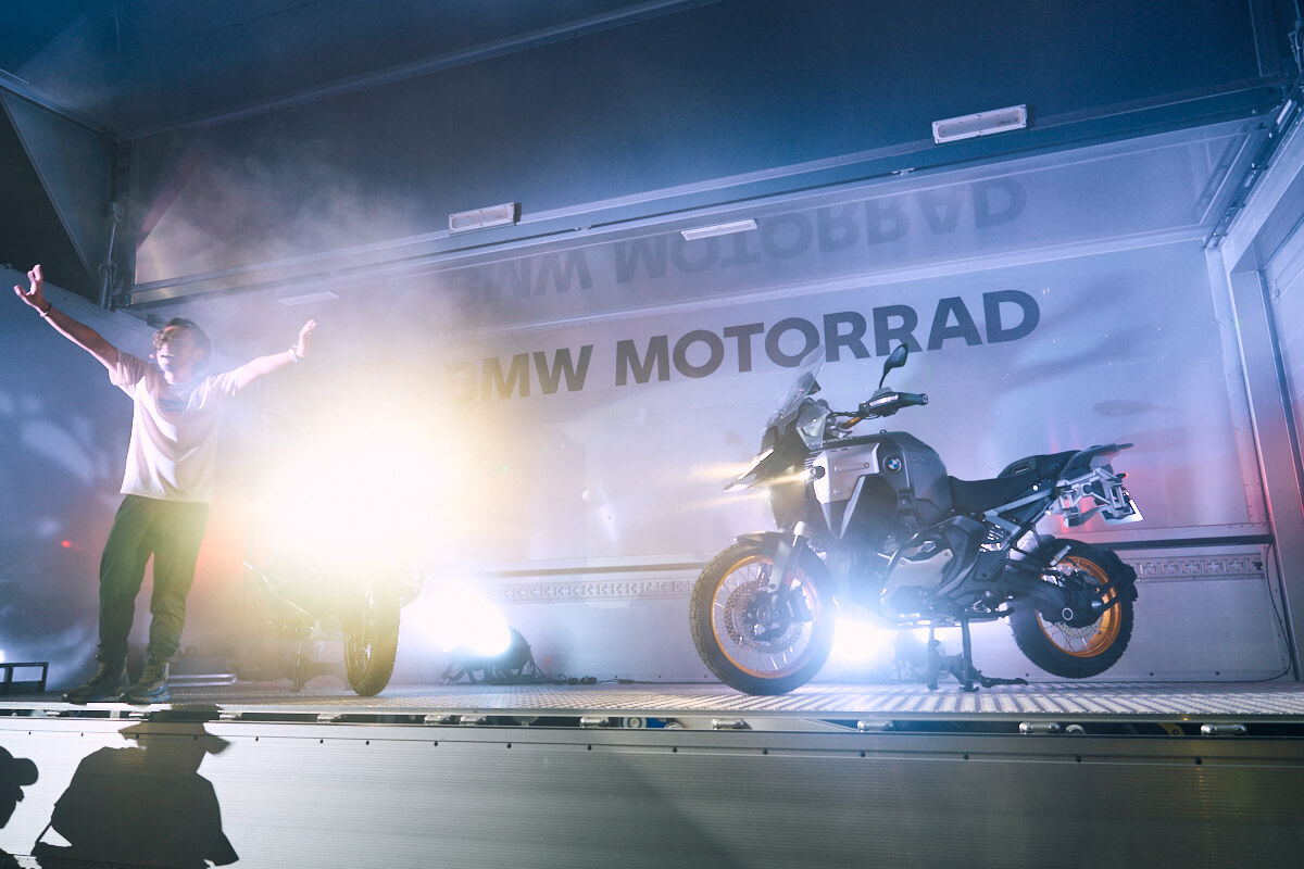 BMW R1300GS Adventure｜【速報】新型R1300GSアドベンチャーが国内初公開! BMW MOTORRAD DAYS JAPAN 2024の熱気とともにレポート!!