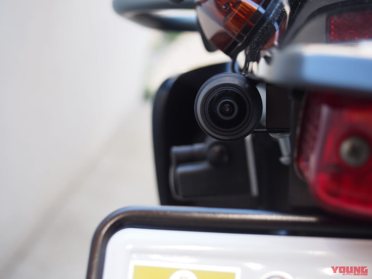 「あるのとないのとでは大違い」バイクにも“ドラレコ”必須の時代! 選び方のポイントは?