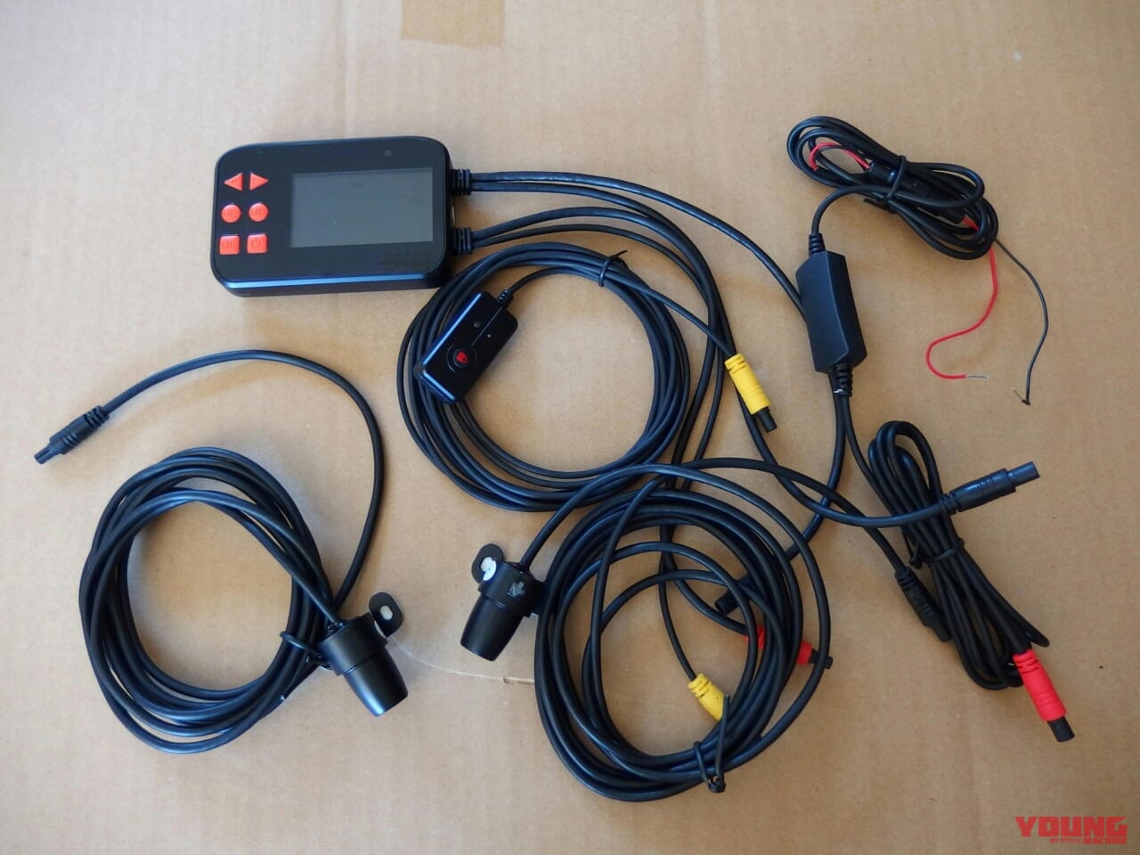 取り付けられていないバイクのドライブレコーダーの写真|「あるのとないのとでは大違い」バイクにも“ドラレコ”必須の時代! 選び方のポイントは?