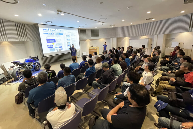 ヤマハ|YZF-R7|ヤマハモーターラボfor R7 メモリアルファンブック|【新刊案内】付録はヤマハ謹製ステッカー!「ヤマハモーターラボfor R7・メモリアルファンブック」本日9/18からAmazonにて販売スタート