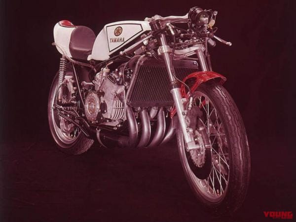 |ヤマハYZR500に見る、2輪用フレームの進化──フェザーベッドからツインスパーに至るまでの道のり 【ライター中村友彦の旧車雑感 Vol.12】