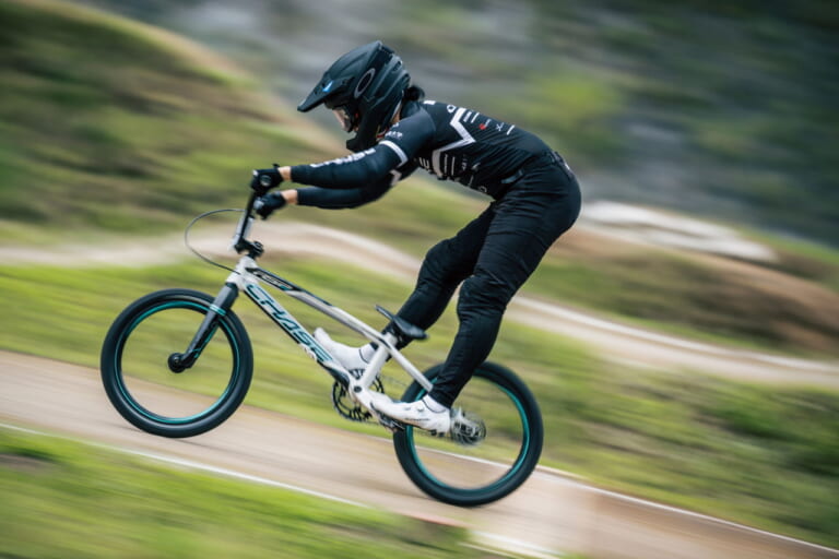 SHOEI|X-GRID / X-GRID DOMINATE|SHOEIがBMXヘルメットに進出!! 超軽量「X-GRID」はモトクロスの知見を活かし究極の安全性と機能性を追求