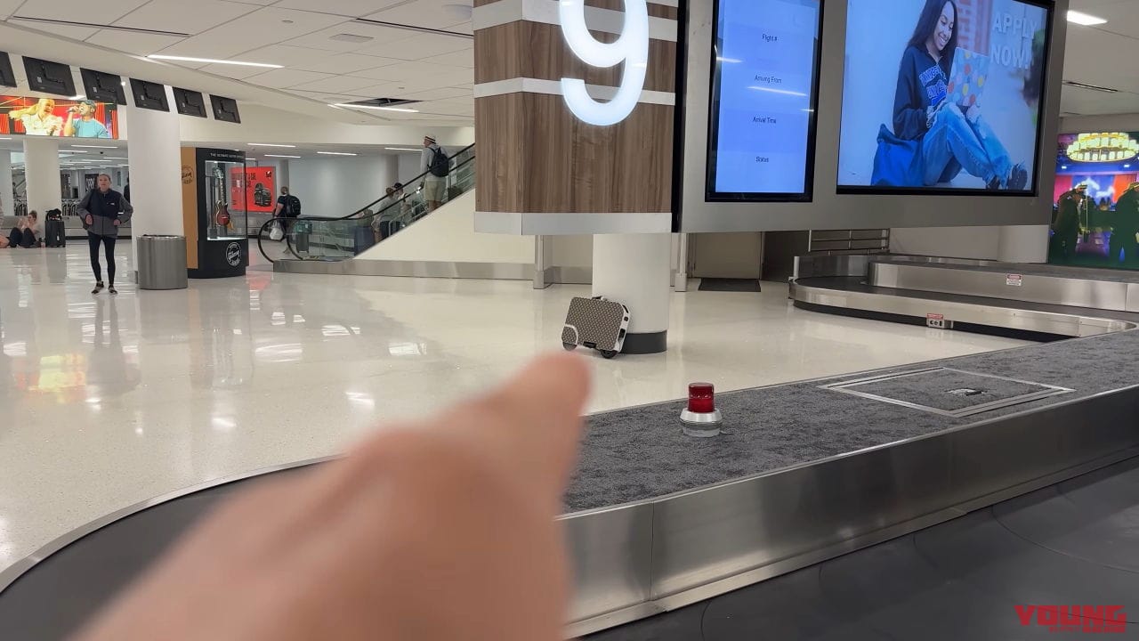 |走るiPadは1回の充電で1200km移動可能?! ホンダ「モトコンパクト」を購入したYouTuberがやりたい放題