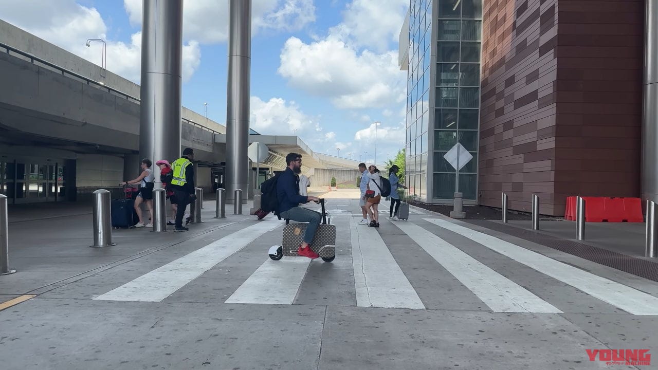 |走るiPadは1回の充電で1200km移動可能?! ホンダ「モトコンパクト」を購入したYouTuberがやりたい放題