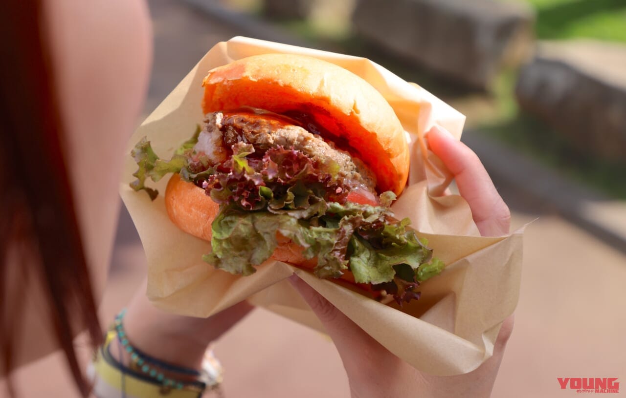 レプソルホンダ応援バーガー(カフェレストラン OAK)|【MotoGP日本GP 10/4~6開催!】会場限定グルメをひと足先にレポート!