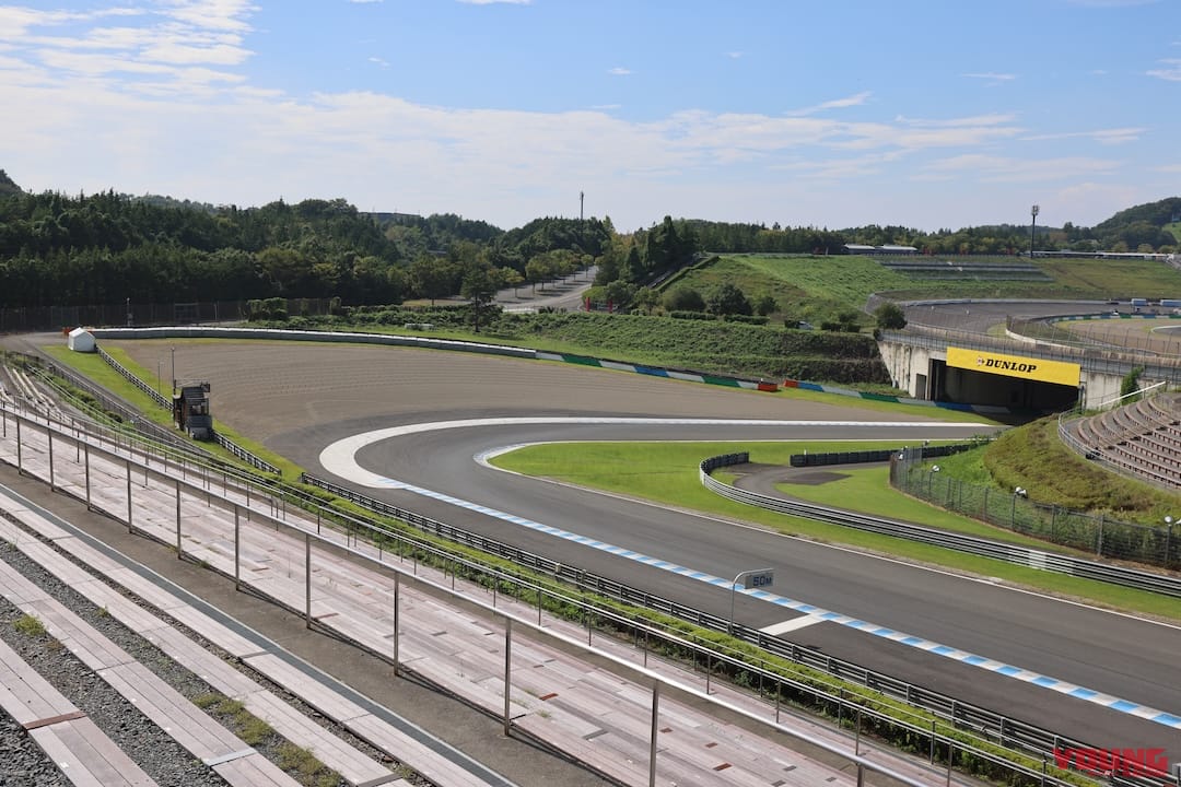 モビリティリゾートもてぎZ席からの景観写真|【MotoGP日本GP 10/4~6開催!】まだ間に合う!? 今どこの席が空いてる?