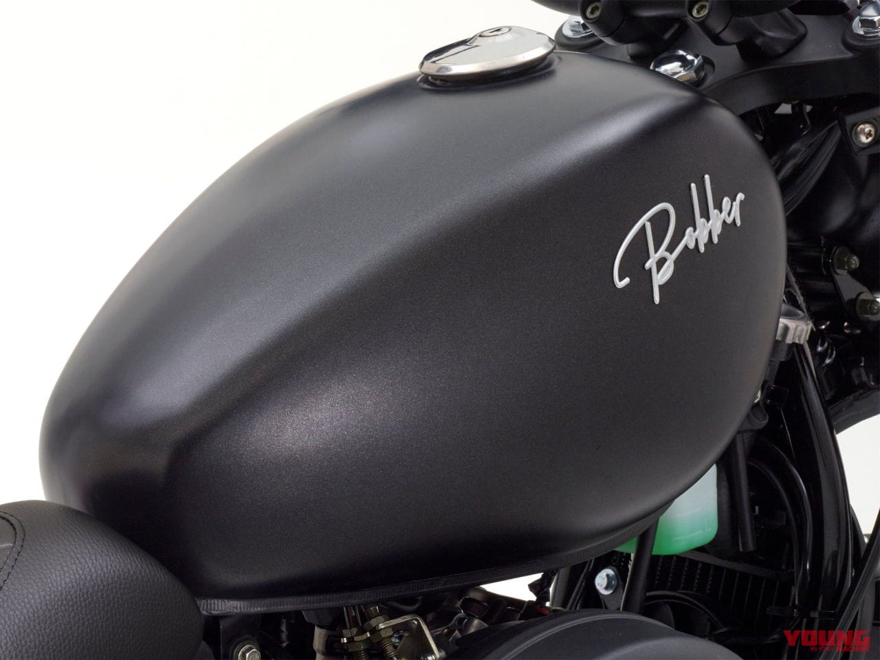 ヒョースン|GV250S Bobber(ボバー)|独尊の水冷V型2気筒クルーザーに待望の250が登場! ヒョースン「GV250」シリーズ3機種を一挙発売