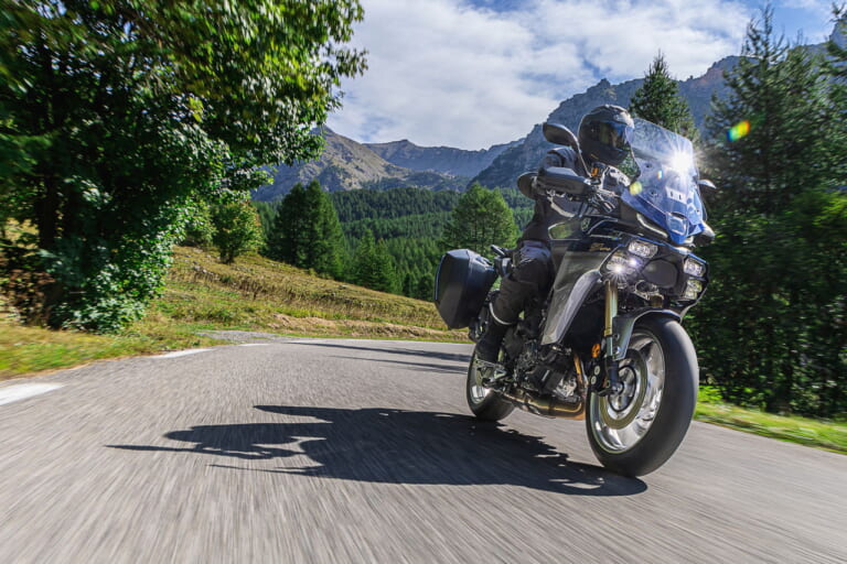 ヤマハ|トレーサー9 GT+|欧州仕様|2025年モデル|ヤマハが新型「トレーサー9/GT/GT+」発表!! 世界初アダプティブLEDヘッドライト採用、オートマのY-AMT追加【海外】
