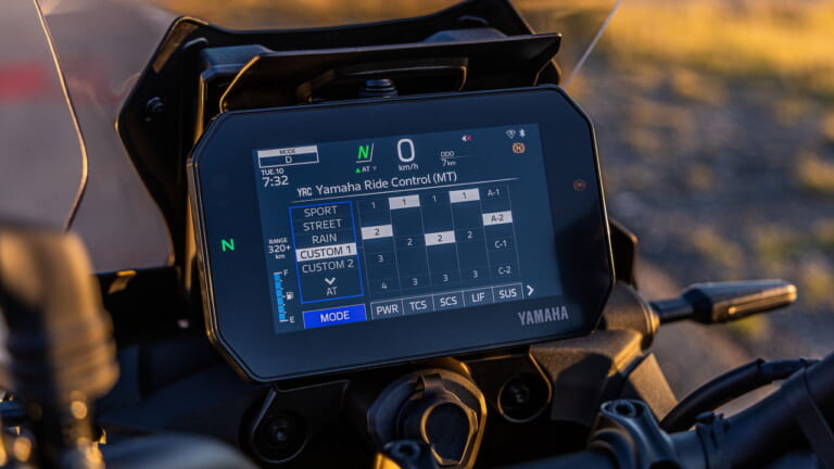 ヤマハ|トレーサー9 GT+|欧州仕様|2025年モデル|ヤマハが新型「トレーサー9/GT/GT+」発表!! 世界初アダプティブLEDヘッドライト採用、オートマのY-AMT追加【海外】
