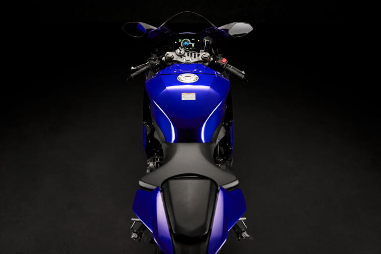 ヤマハ|R9|欧州仕様|2025年モデル|150万円切り! ヤマハ「YZF-R9」正式発表、ウイングレット付き3気筒スーパースポーツは10月30日に発売