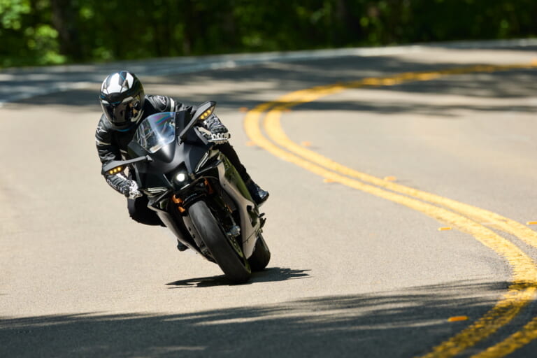 ヤマハ|R9|欧州仕様|2025年モデル|日本仕様は140万円台前半も?! 上陸間近のヤマハ「YZF-R9」台湾仕様が「MT-09 Y-AMT」とほぼ同価格帯