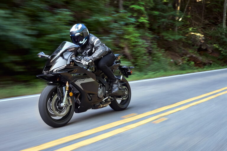 ヤマハ|R9|欧州仕様|2025年モデル|日本仕様は140万円台前半も?! 上陸間近のヤマハ「YZF-R9」台湾仕様が「MT-09 Y-AMT」とほぼ同価格帯