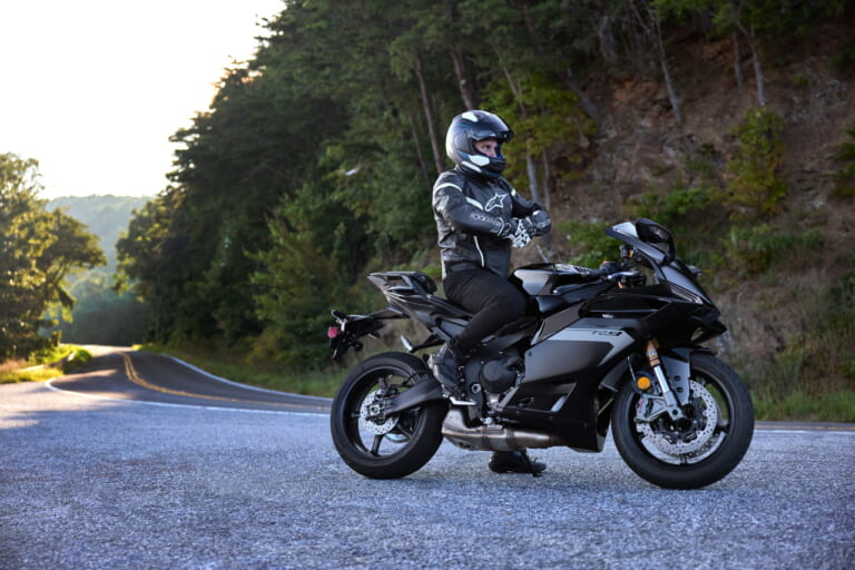 ヤマハ|R9|欧州仕様|2025年モデル|日本仕様は140万円台前半も?! 上陸間近のヤマハ「YZF-R9」台湾仕様が「MT-09 Y-AMT」とほぼ同価格帯
