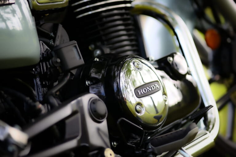 ホンダ|GB350C|試乗インプレッション|ホンダの新型「GB350C」に乗った! 重厚さと上質感をプラスした、ピュア単気筒の最新版【試乗インプレ】