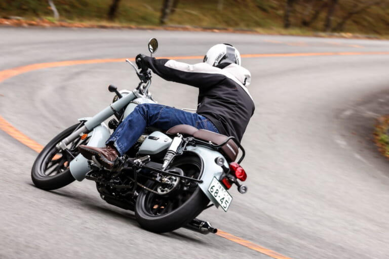 ホンダ|GB350C|試乗インプレッション|ホンダの新型「GB350C」に乗った! 重厚さと上質感をプラスした、ピュア単気筒の最新版【試乗インプレ】