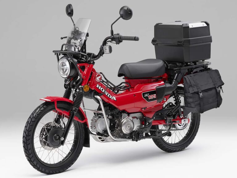 2025 HONDA CT125 HUNTER CUB グローイングレッド アクセサリー装着車|ホンダCT125ハンターカブ〈いま国内で買える新型バイクカタログ|原付二種(125-51cc)〉