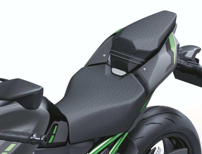 カワサキ|Z900|北米仕様|2025年モデル|進化は900から! カワサキが新型「Z900」「Z900 SE」を発表、新デザインのほか燃費改善やカワサキ初のナビ機能も獲得【海外】