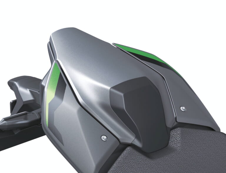 カワサキ|Z900|北米仕様|2025年モデル|進化は900から! カワサキが新型「Z900」「Z900 SE」を発表、新デザインのほか燃費改善やカワサキ初のナビ機能も獲得【海外】