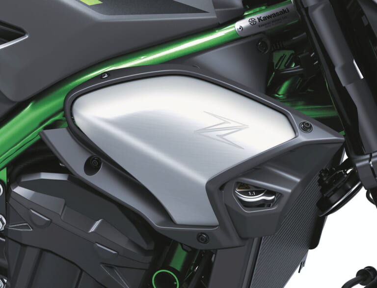 カワサキ|Z900|北米仕様|2025年モデル|進化は900から! カワサキが新型「Z900」「Z900 SE」を発表、新デザインのほか燃費改善やカワサキ初のナビ機能も獲得【海外】