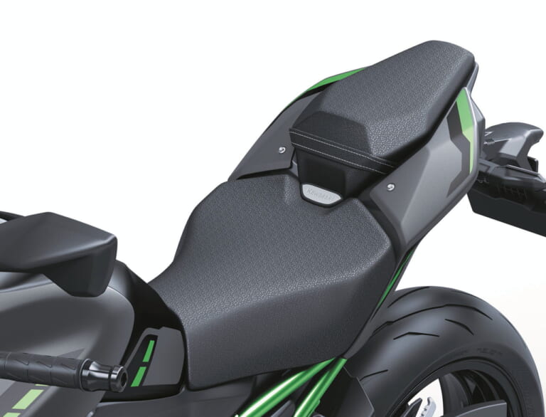 カワサキ|Z900|北米仕様|2025年モデル|進化は900から! カワサキが新型「Z900」「Z900 SE」を発表、新デザインのほか燃費改善やカワサキ初のナビ機能も獲得【海外】