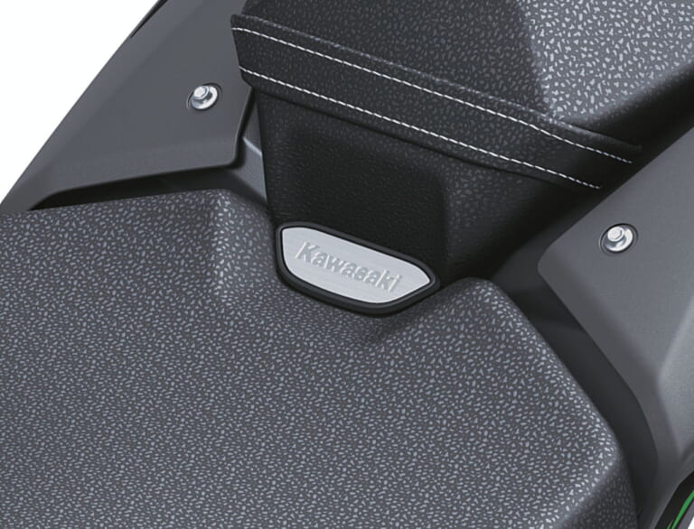 カワサキ|Z900|北米仕様|2025年モデル|進化は900から! カワサキが新型「Z900」「Z900 SE」を発表、新デザインのほか燃費改善やカワサキ初のナビ機能も獲得【海外】