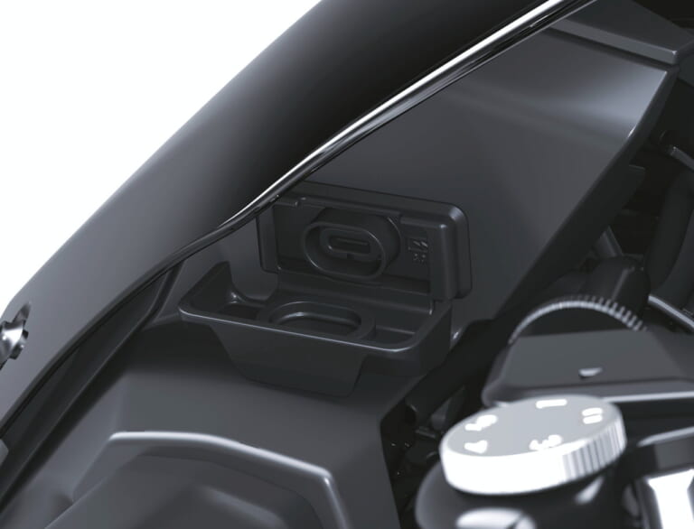 カワサキ|Z900 SE|北米仕様|2025年モデル|進化は900から! カワサキが新型「Z900」「Z900 SE」を発表、新デザインのほか燃費改善やカワサキ初のナビ機能も獲得【海外】