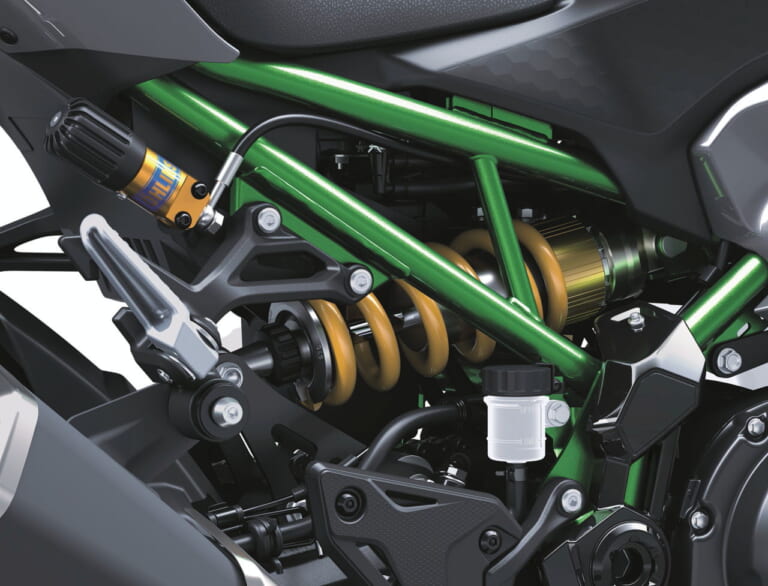 カワサキ|Z900 SE|北米仕様|2025年モデル|進化は900から! カワサキが新型「Z900」「Z900 SE」を発表、新デザインのほか燃費改善やカワサキ初のナビ機能も獲得【海外】