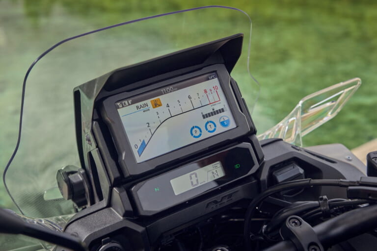 ホンダ|NT1100|欧州仕様|2025年モデル|ホンダが新型「NT1100」を発表! 6軸IMU+電子制御サスを採用、エンジン出力や外装デザインもアップデート【海外】