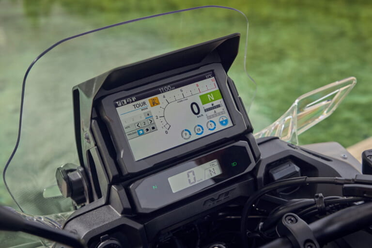 ホンダ|NT1100|欧州仕様|2025年モデル|ホンダが新型「NT1100」を発表! 6軸IMU+電子制御サスを採用、エンジン出力や外装デザインもアップデート【海外】