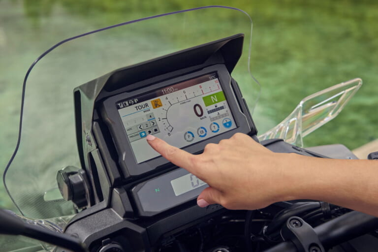 ホンダ|NT1100|欧州仕様|2025年モデル|ホンダが新型「NT1100」を発表! 6軸IMU+電子制御サスを採用、エンジン出力や外装デザインもアップデート【海外】
