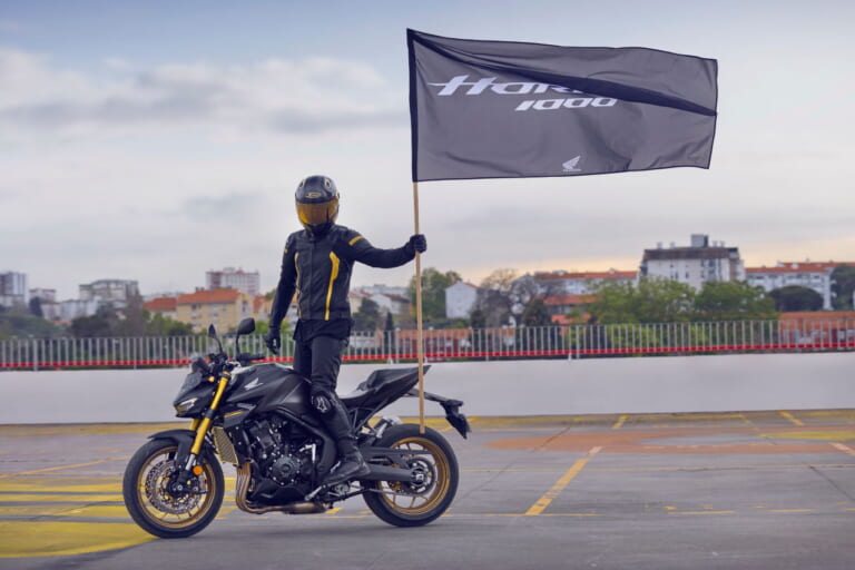 ホンダ|CB1000ホーネットSP|欧州仕様|2025年モデル|120万円台で発売?! ホンダが新型モデル「CB1000ホーネット/SP」を発表、SPはオーリンズ&ブレンボ装備【欧州】