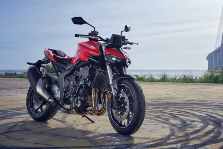 ホンダ|CB1000ホーネット|欧州仕様|2025年モデル|120万円台で発売?! ホンダが新型モデル「CB1000ホーネット/SP」を発表、SPはオーリンズ&ブレンボ装備【欧州】