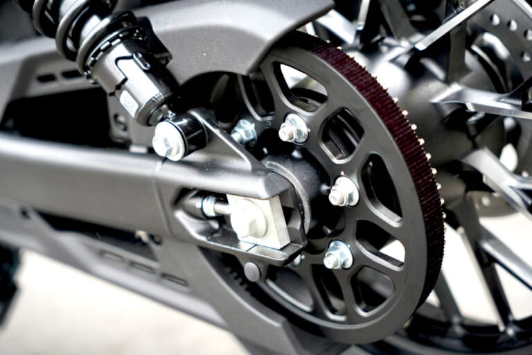 CFMOTO|250CL-C|CFMOTOの新型クルーザー「250CL-C」発売! ベルトドライブやラジアルマウントキャリパーなどクラスを超えた装備