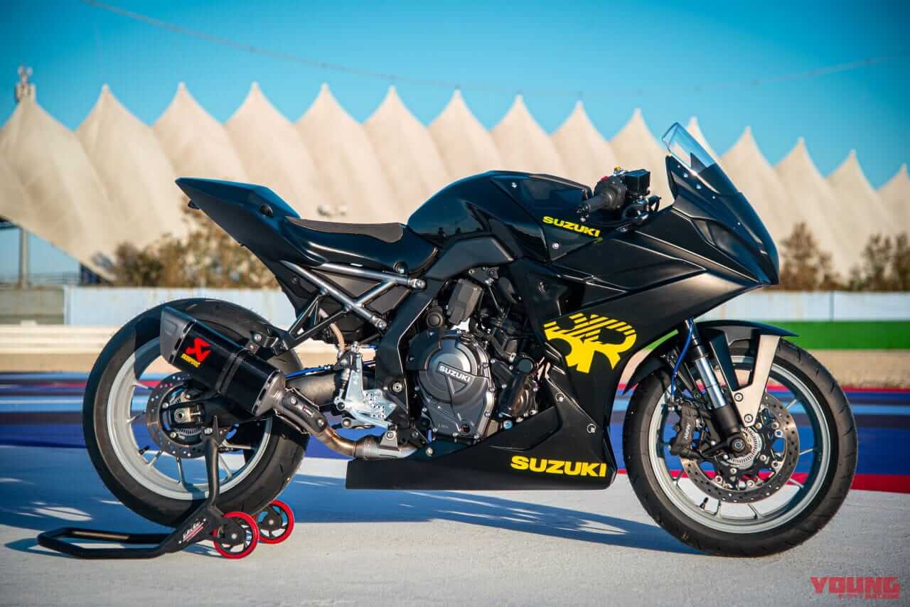 GSX-8R CUP|伊スズキから「SWIFT 8R」「GSX-8R CUP」プロトタイプ登場! “Car of EICMA”に選ばれた車両を専用カラーで展示