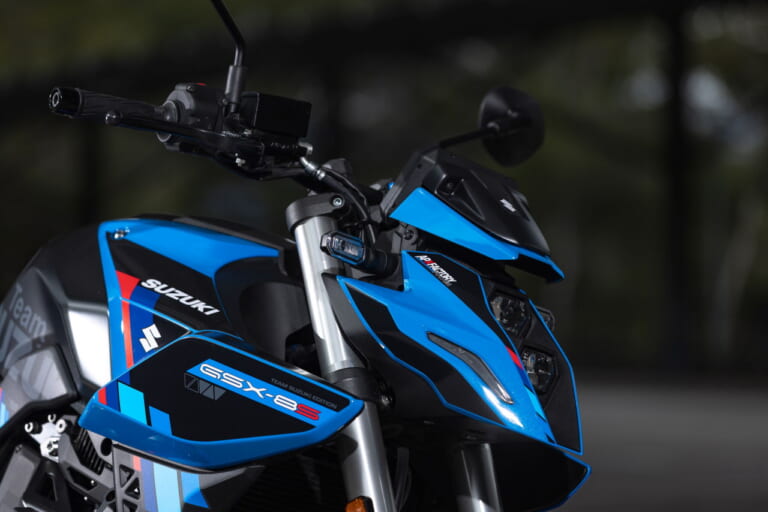 スズキ|GSX-8S チームスズキエディション|イタリア仕様|伊スズキから「GSX-8S チームスズキエディション」登場! スペシャルグラフィック+メーターバイザーほか