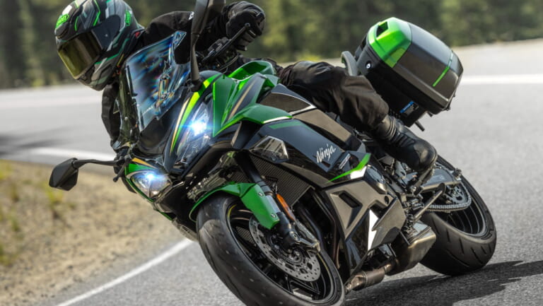 カワサキ新型モデル「ニンジャ1100SX」登場! 排気量アップで新生、ブレンボ&オーリンズのSEも同時デビュー【海外】