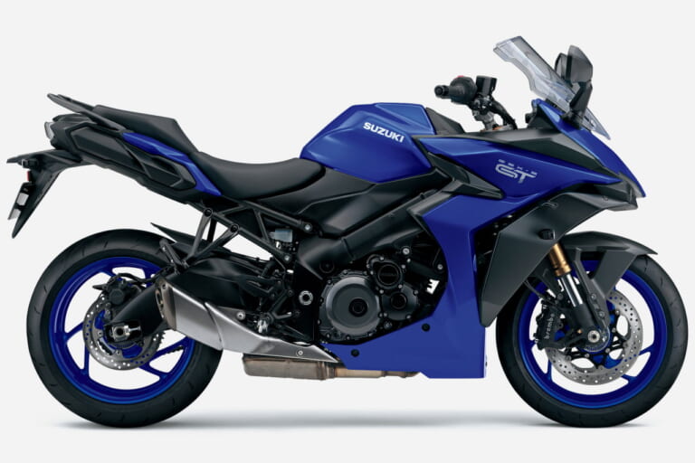 スズキ|GSX-S1000GT|2025年モデル|スズキが「GSX-S1000GT」の’25年モデルを発表! 新色は鮮やかなブルー、ブロンズホイール採用のグレー