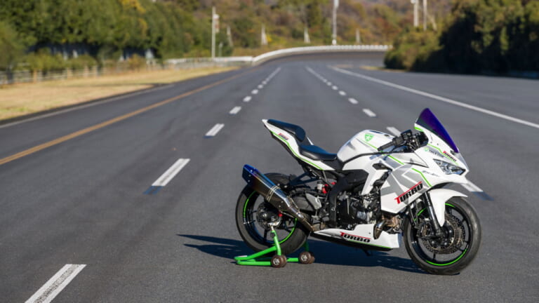トリックスター「ZX-4R TURBO」最高速300km/hチャレンジ、シェイクダウン!