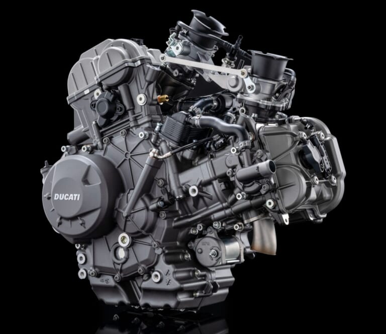 Ducati Panigale V2|ミドルクラスの究極ドゥカティ!? 2025新型パニガーレV2/ストリートファイターV2登場