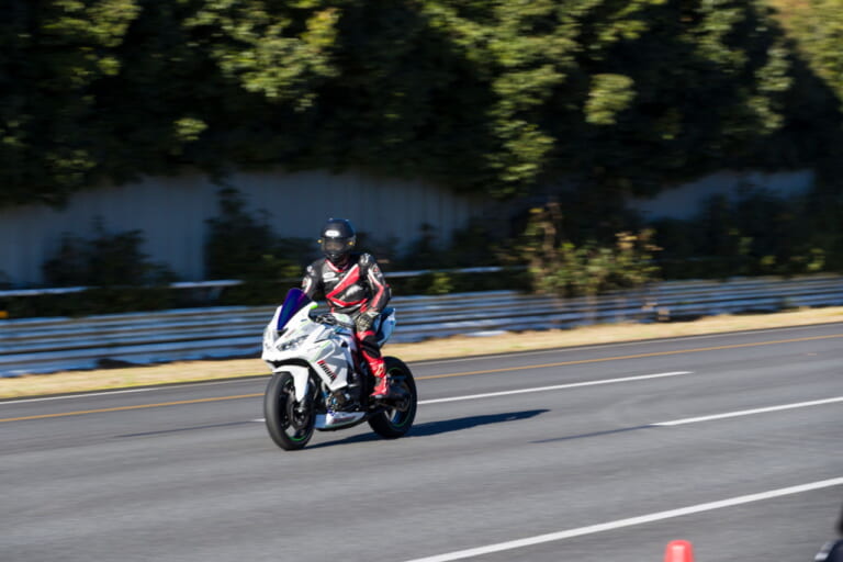 トリックスター|ZX-4R TURBO|トリックスター「ZX-4R TURBO」最高速300km/hチャレンジ、シェイクダウン!